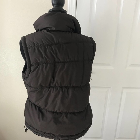 American Eagle Outfitters Brown Puffer Vest - Picture 4 of 5